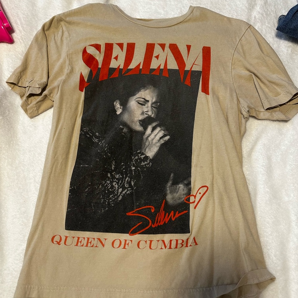 Selena Graphic Tee in Tan